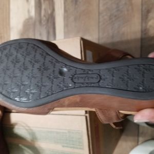 Nurture sandals 2inch heels